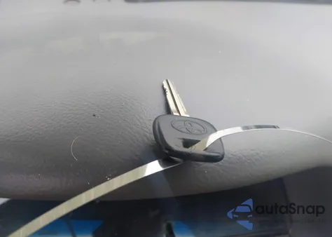 2002 Toyota Camry Le from USA, damaged, VIN 4T1BE32K32U595752